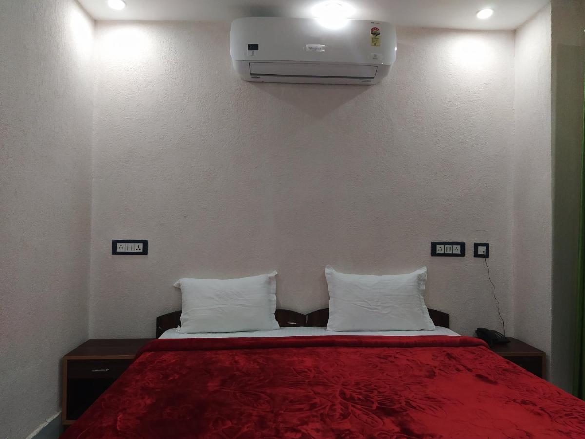Hotel The Raja Palace Rishīkesh Екстериор снимка