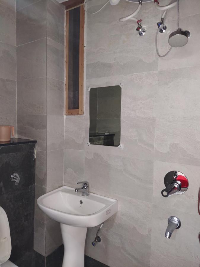 Hotel The Raja Palace Rishīkesh Екстериор снимка